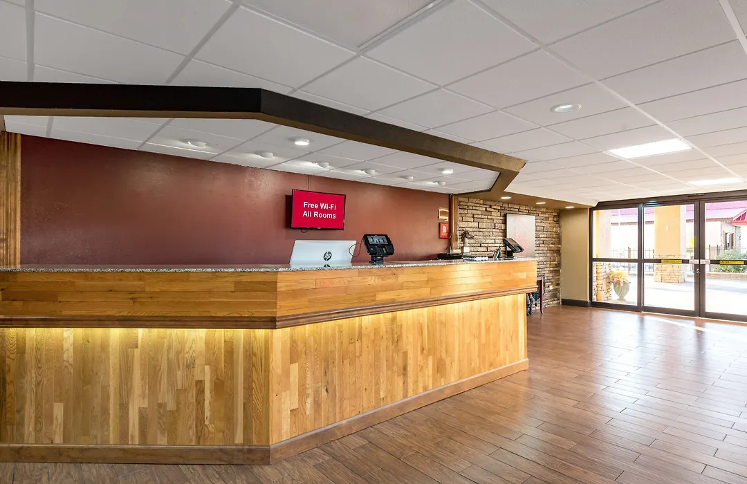 Red Roof Inn & Suites Pigeon Forge Parkway-1