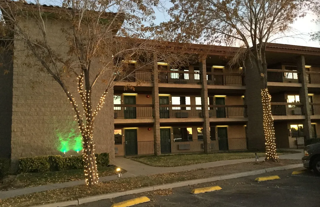 Green Tree Inn And Extended Stay Suites-1