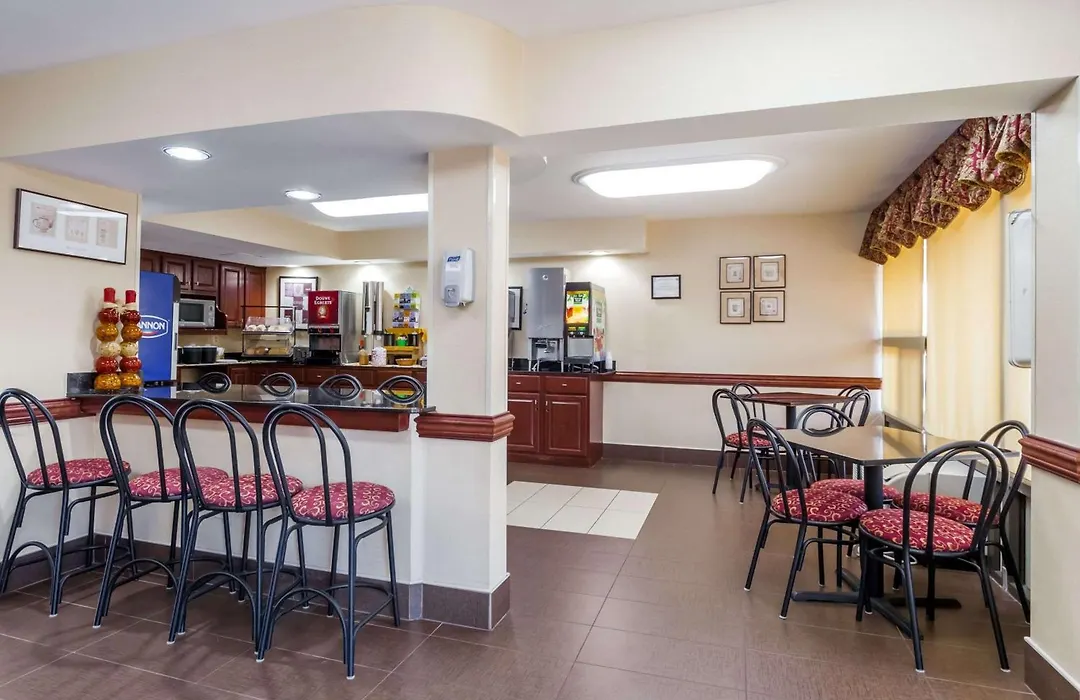 Ramada By Wyndham Edgewood Hotel & Conference Center-1