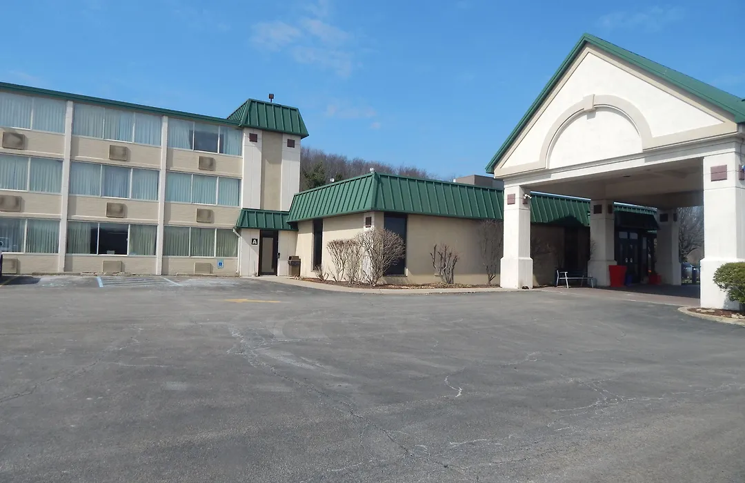 Ramada By Wyndham Beaver Falls-1