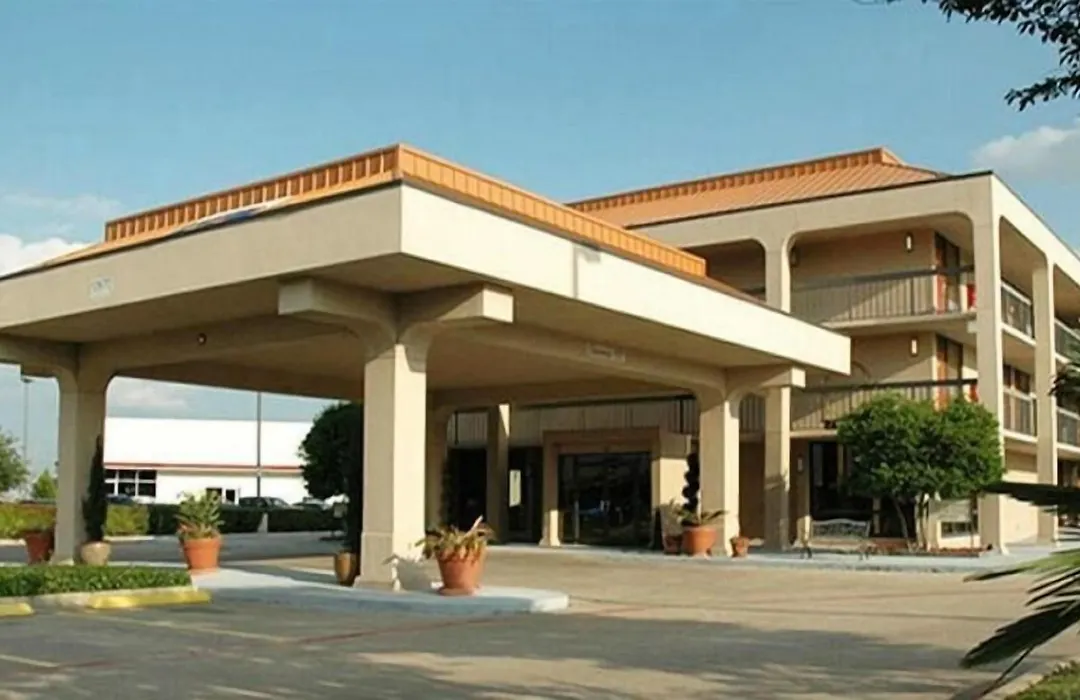 Executive Inn-1