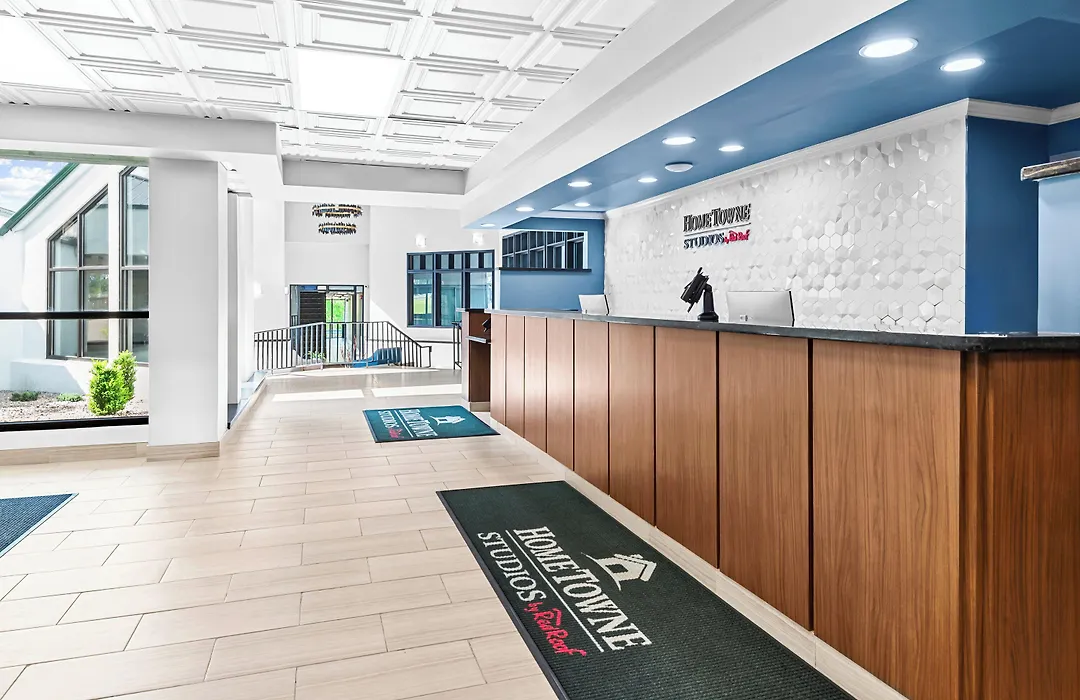 Ramada By Wyndham Cortland Hotel & Conference Center-1