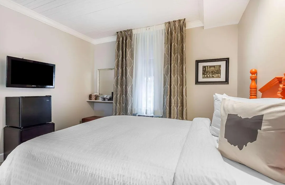 The Aurora Inn Hotel And Event Center-1