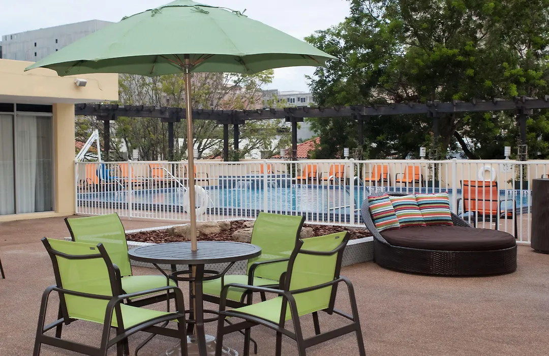 Courtyard Miami Coral Gables-1