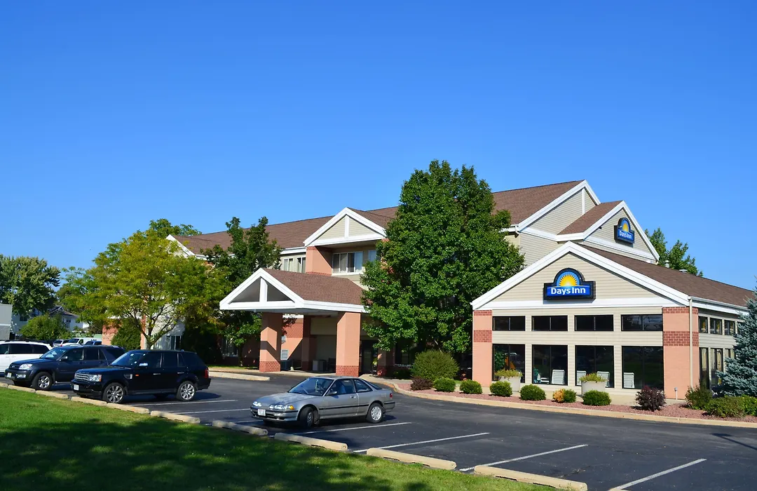 Days Inn & Suites By Wyndham Madison-1