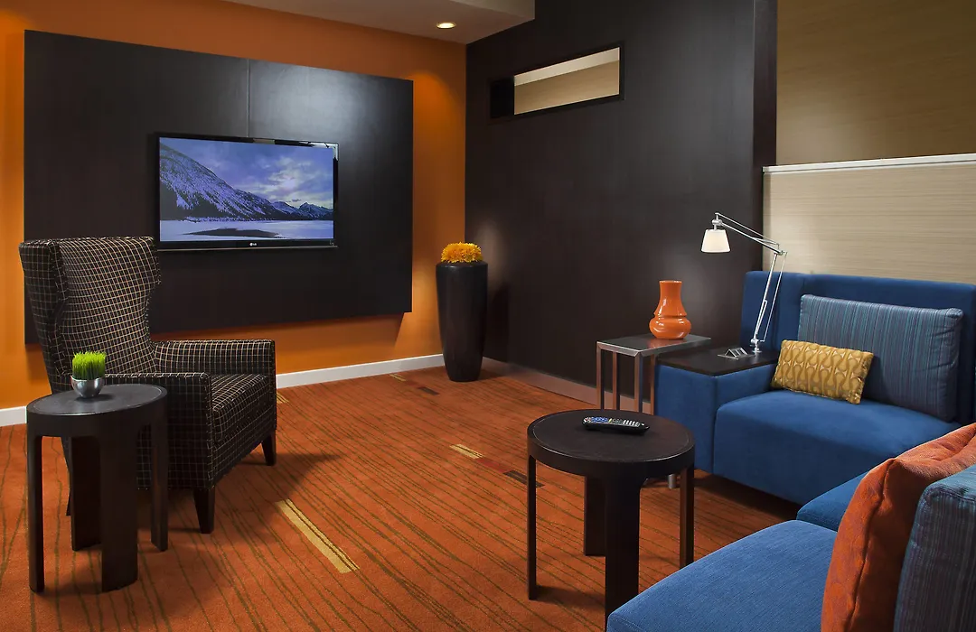 Courtyard By Marriott Memphis Airport-1