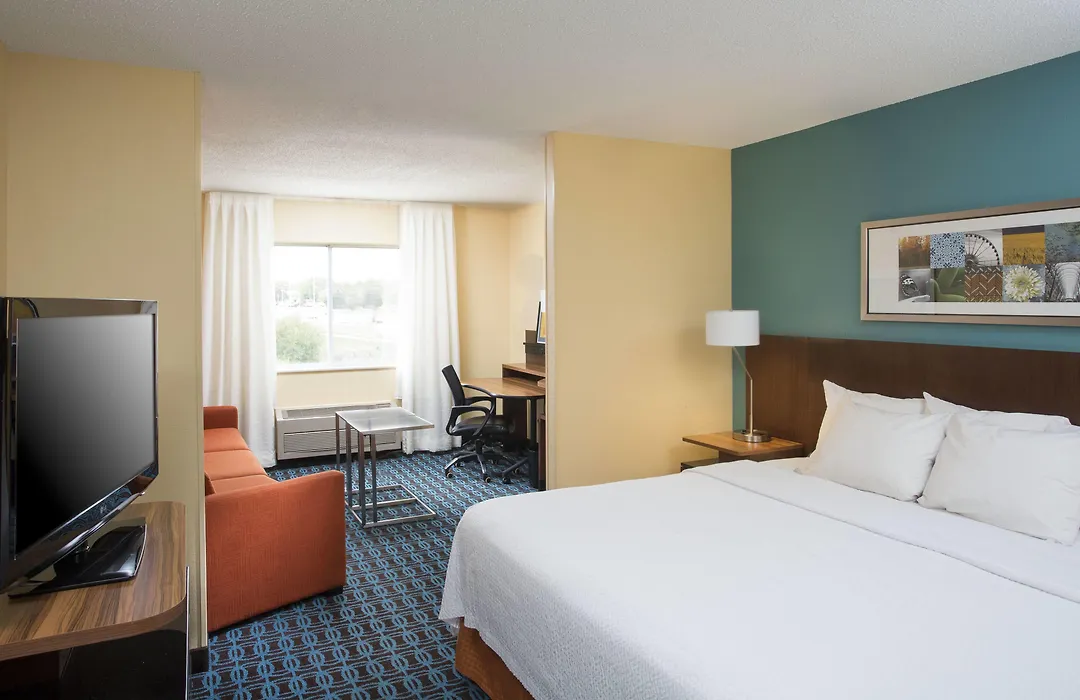 Fairfield Inn & Suites Greeley-1