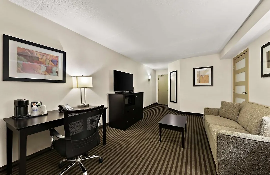 Best Western Plus Toronto North York Hotel & Suites-1