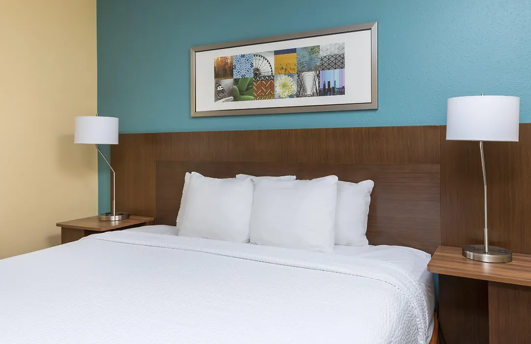 Fairfield Inn & Suites Lincoln-1