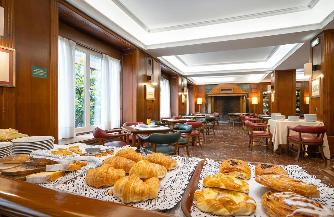 Hotel Hernán Cortés-1