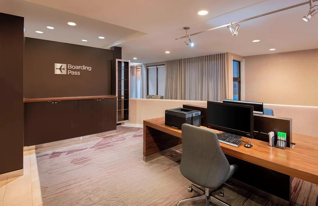 Courtyard By Marriott Savannah Midtown-1