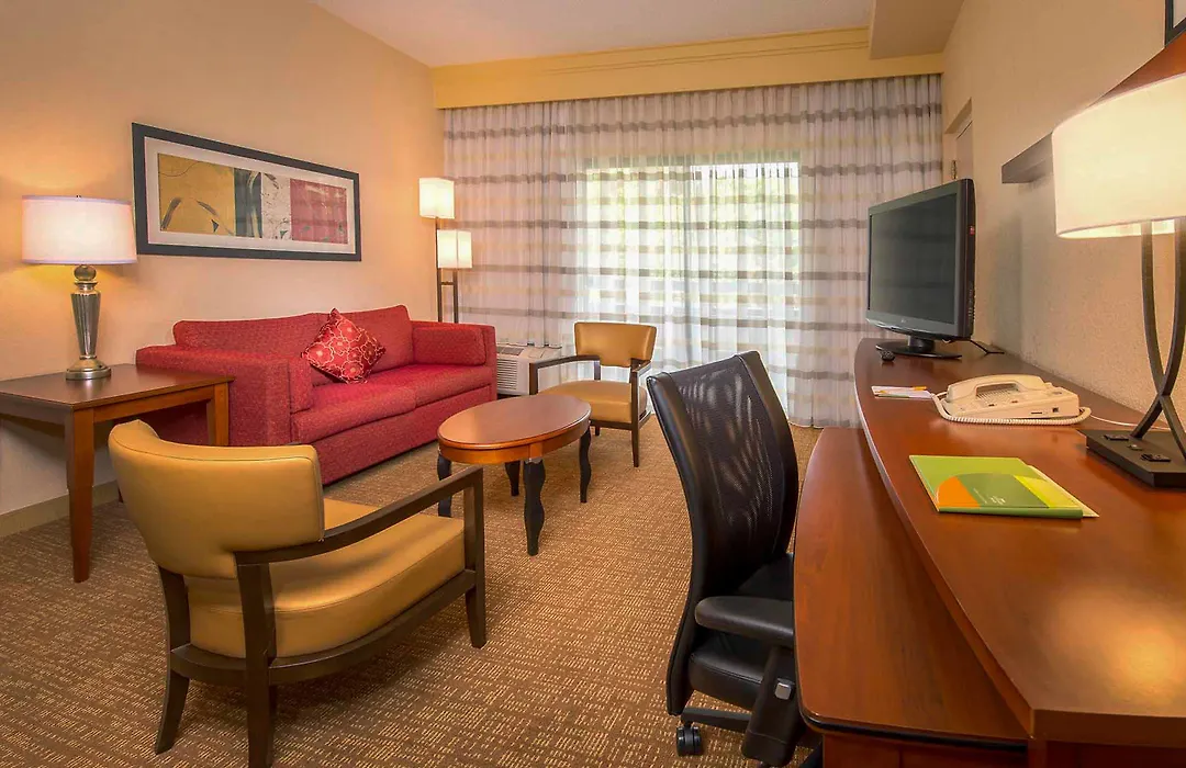 Courtyard By Marriott Rockville-1