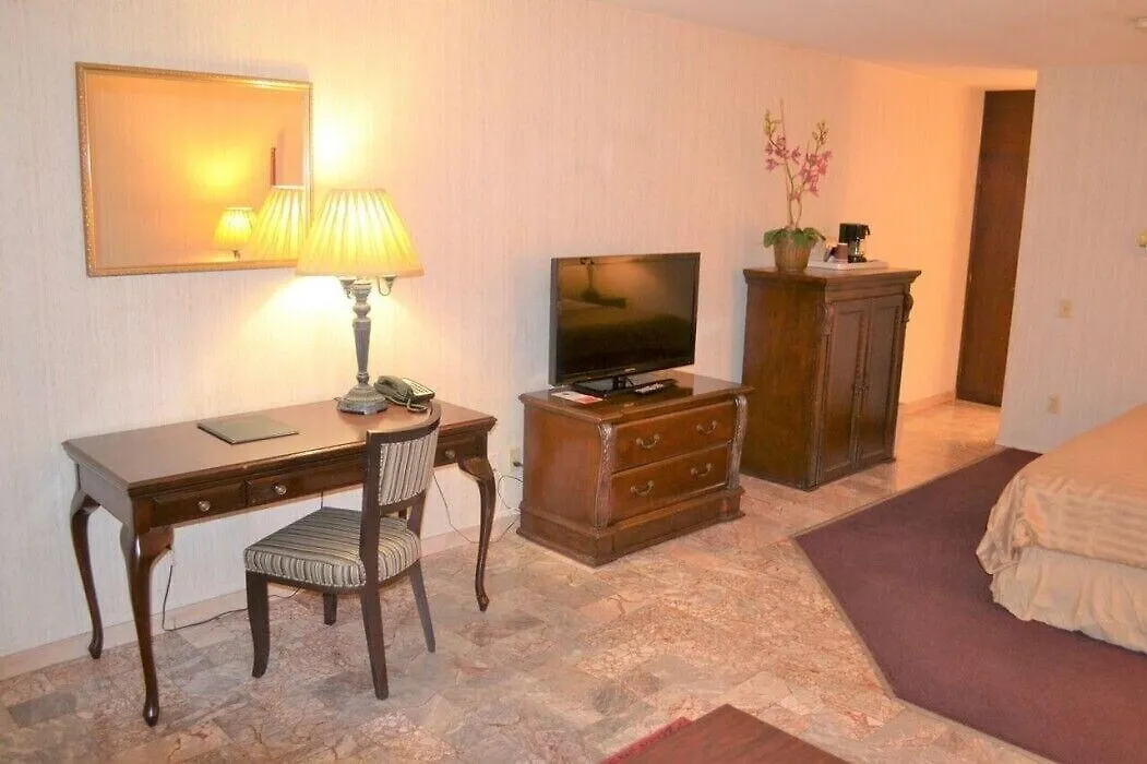 Merced Inn & Suites-1
