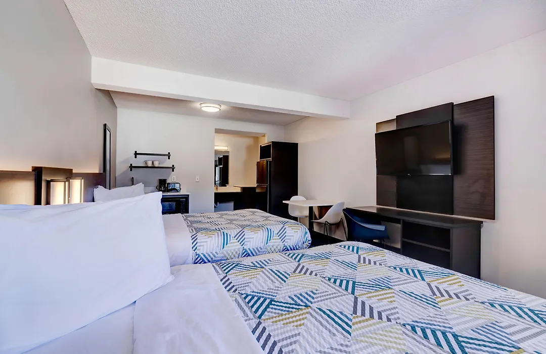 Econo Lodge-1
