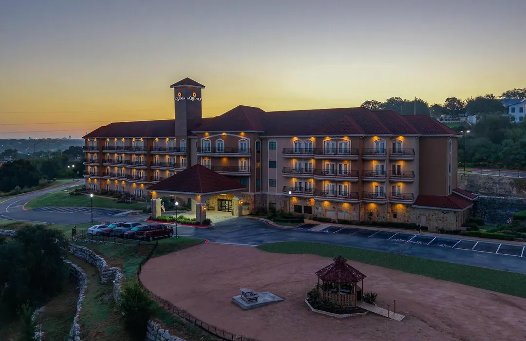 La Quinta By Wyndham Marble Falls-1