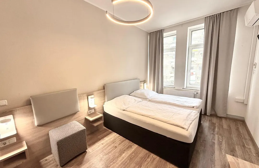 Central Hotel Duisburg-1