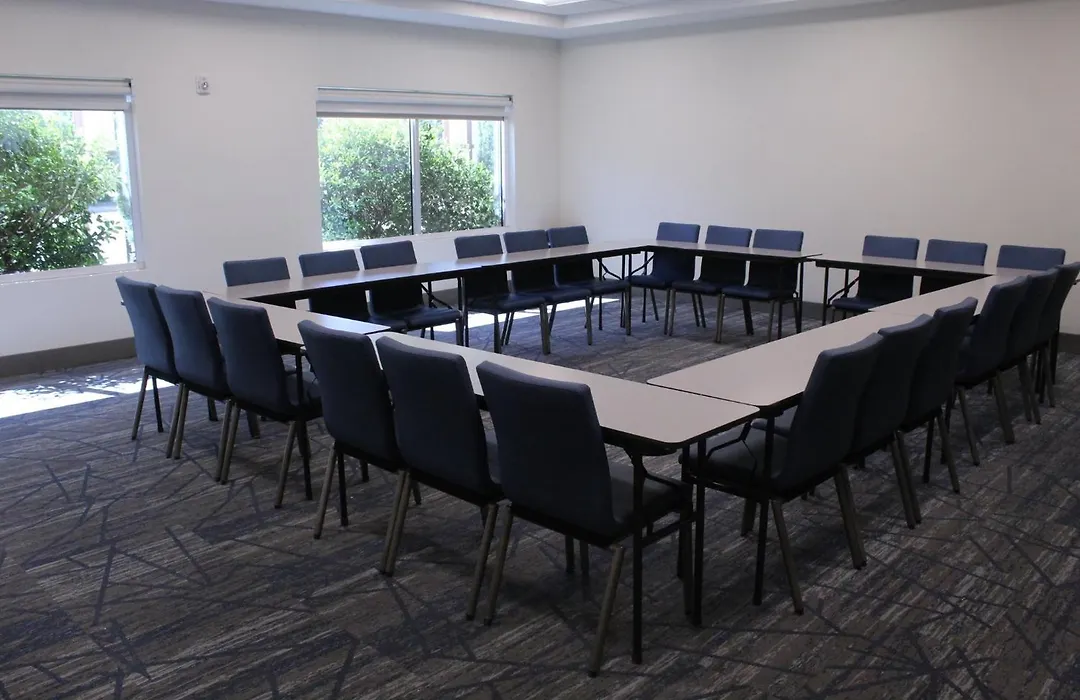 Holiday Inn Express & Suites - Roswell By Ihg-1