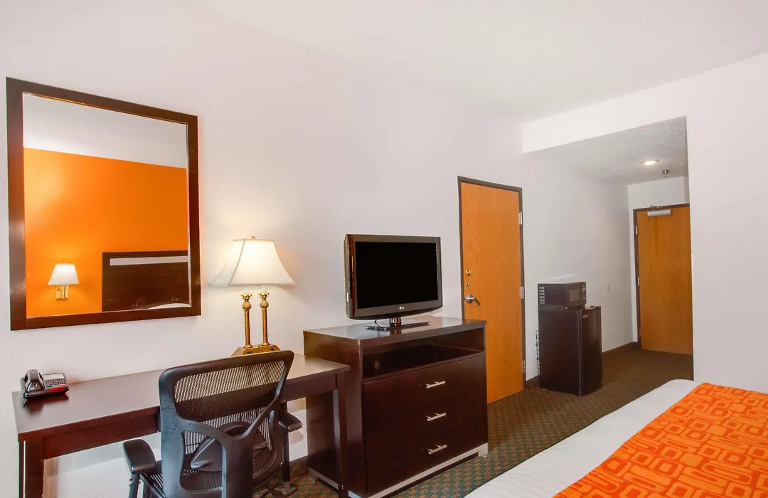 Howard Johnson By Wyndham Beckley-1