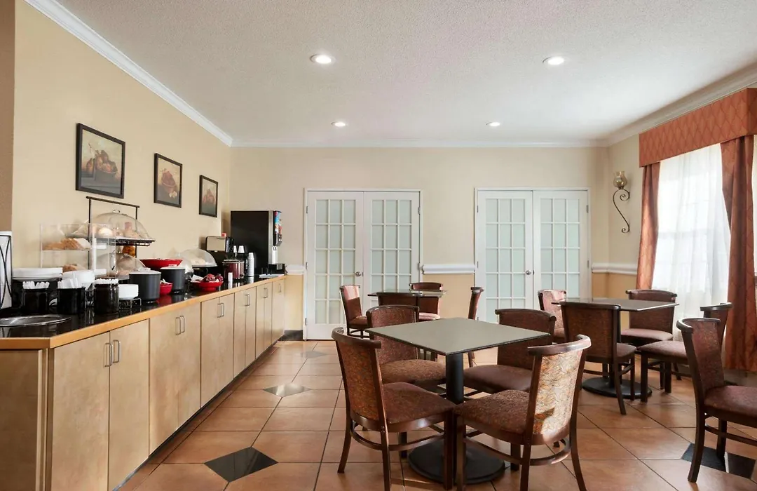 Ramada By Wyndham Elizabethtown-1