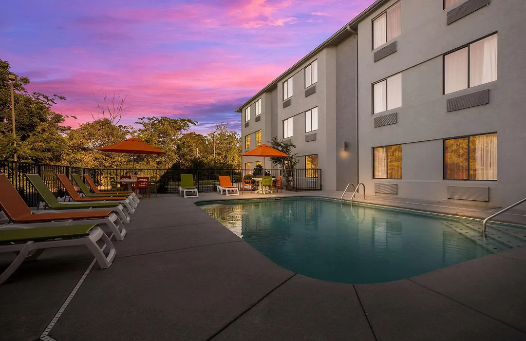 Clarion Pointe Sevierville-Pigeon Forge-1