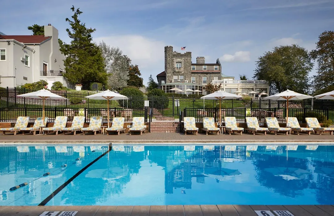 Tarrytown House Estate-1