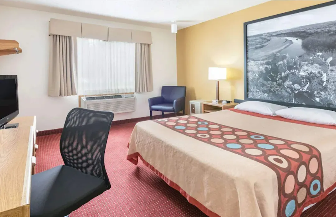 Super 8 By Wyndham Grapevine/Dfw Airport Northwest-1