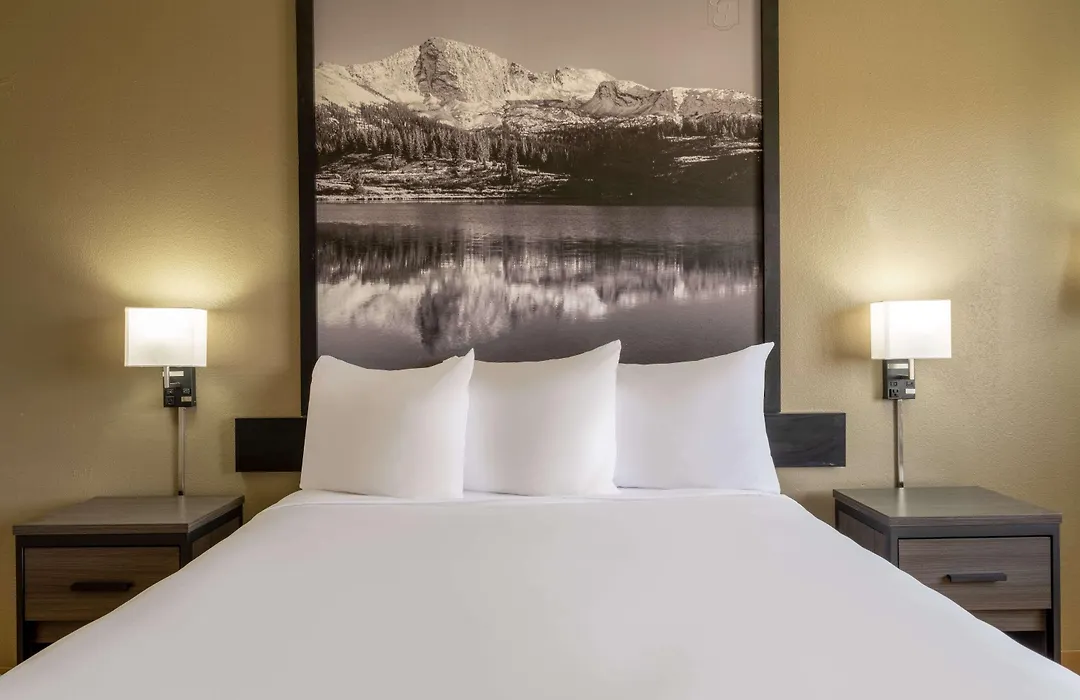 Super 8 By Wyndham Clinton-1