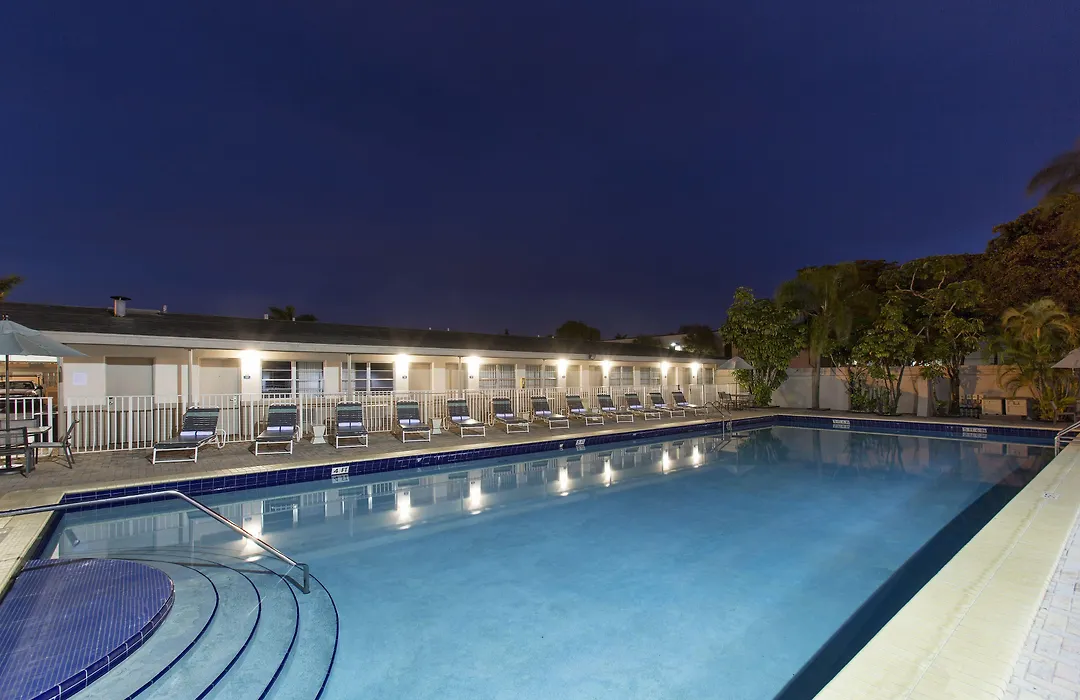 Days Inn By Wyndham Miami Airport North-1