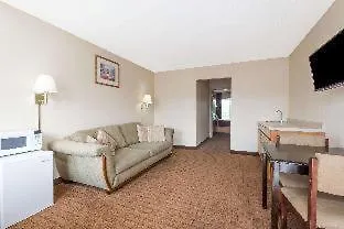 Howard Johnson By Wyndham Springfield-1