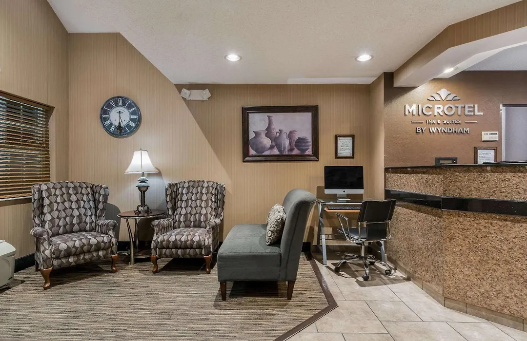 Microtel Inn & Suites By Wyndham Rochester North Mayo Clinic-1