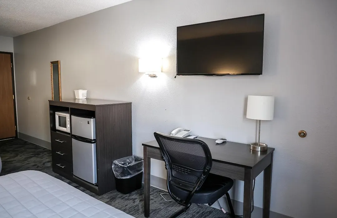 Lincoln Hotel-1