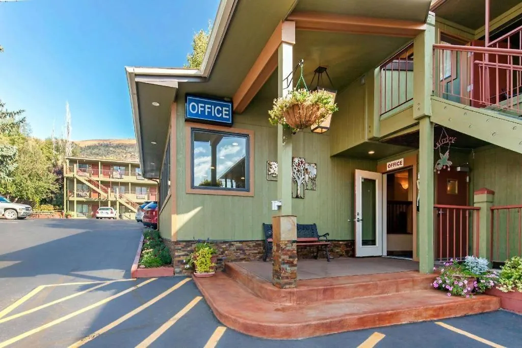 Rodeway Inn-1
