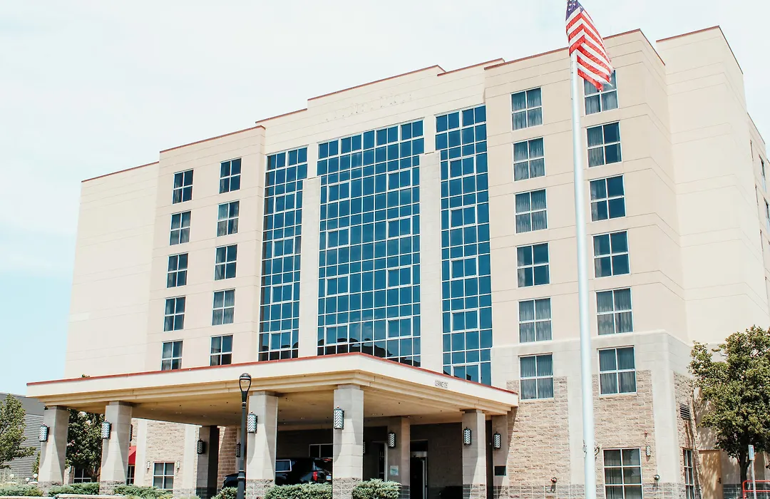 Hotel Topeka At City Center-1