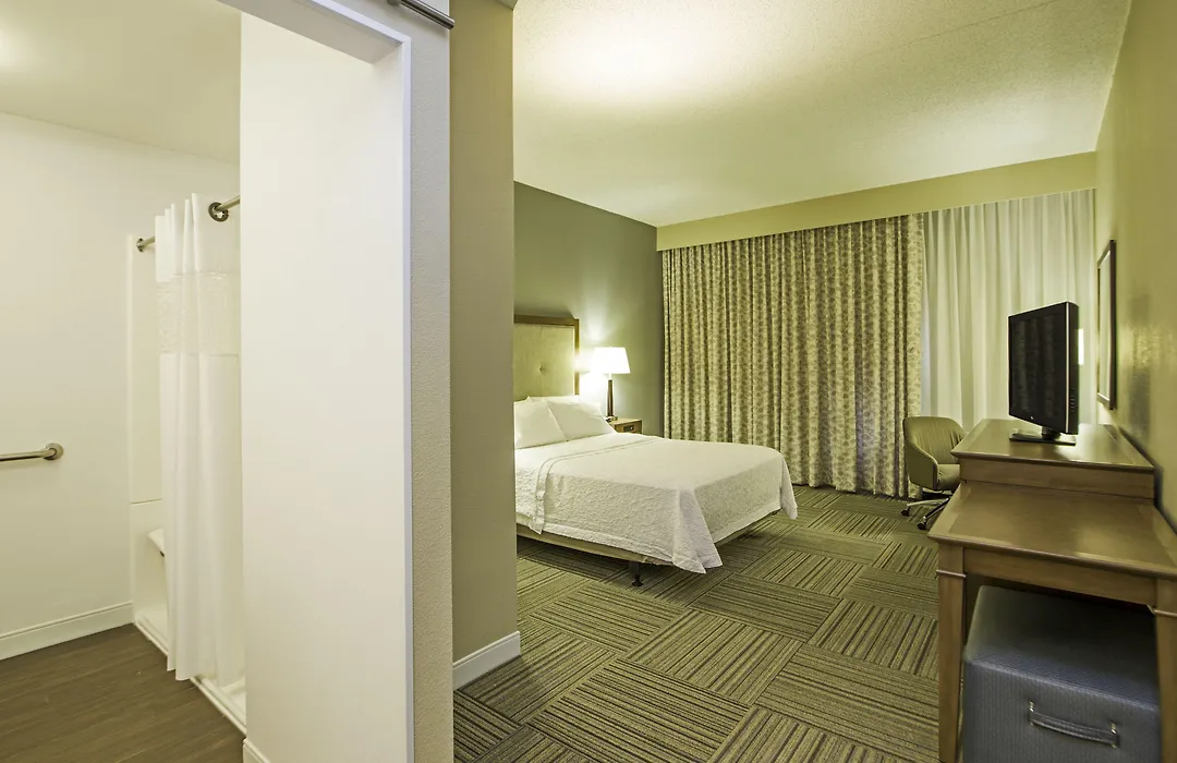 Hampton Inn By Hilton Philadelphia International Airport-1