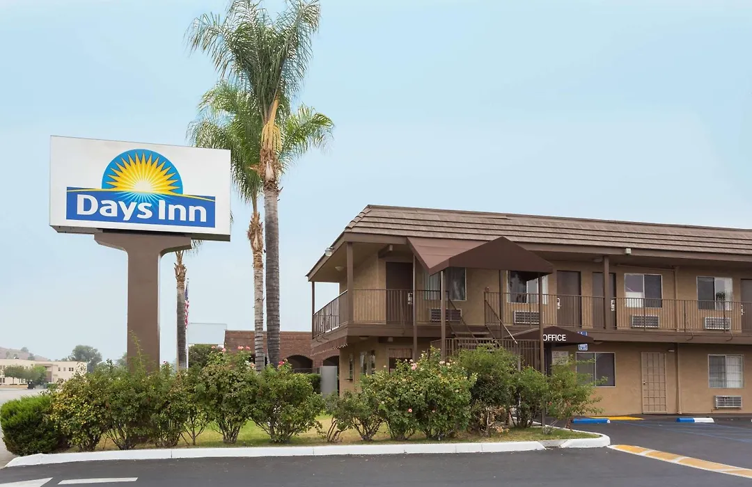Days Inn By Wyndham In San Bernardino-1