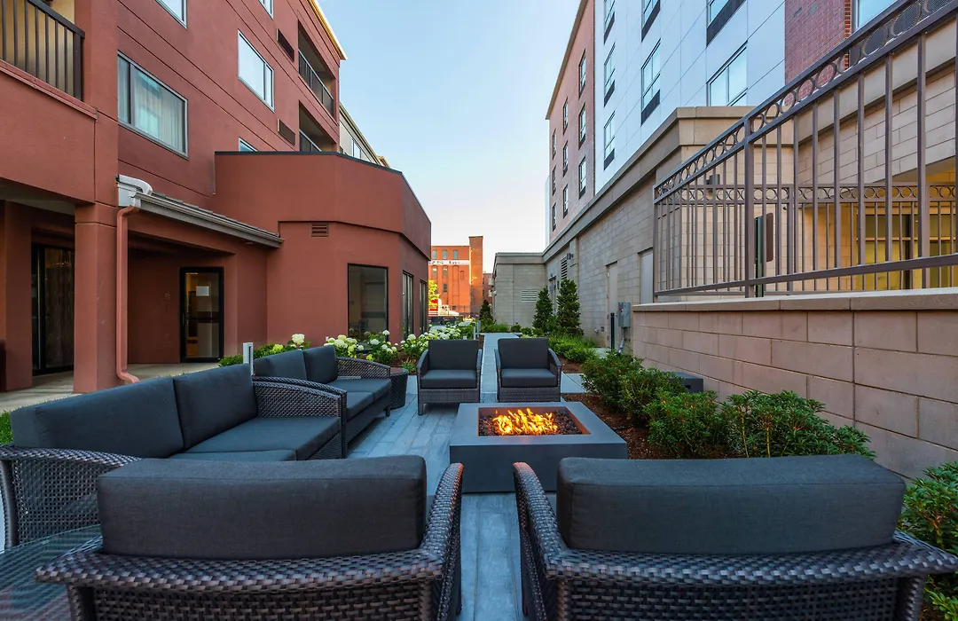 Courtyard Worcester-1