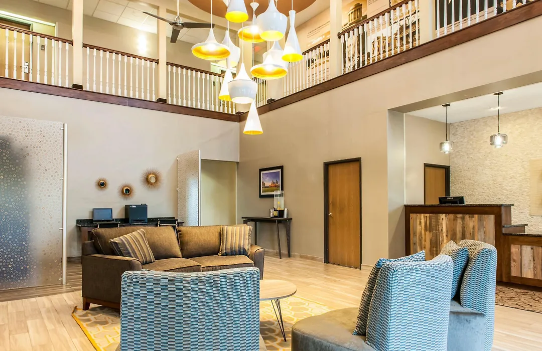 Comfort Suites Vincennes-1