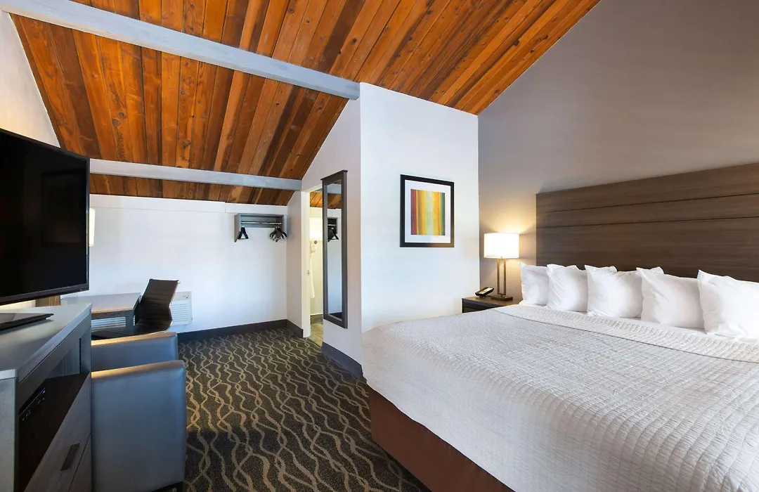 Days Inn By Wyndham Ukiah-1