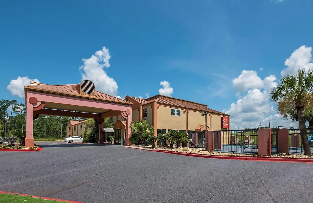 Econo Lodge Inn & Suites Diamondhead-1