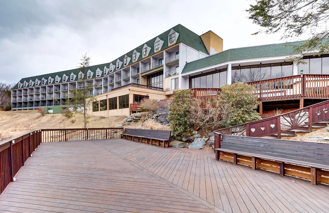 Chateau Resort & Conference Center-1