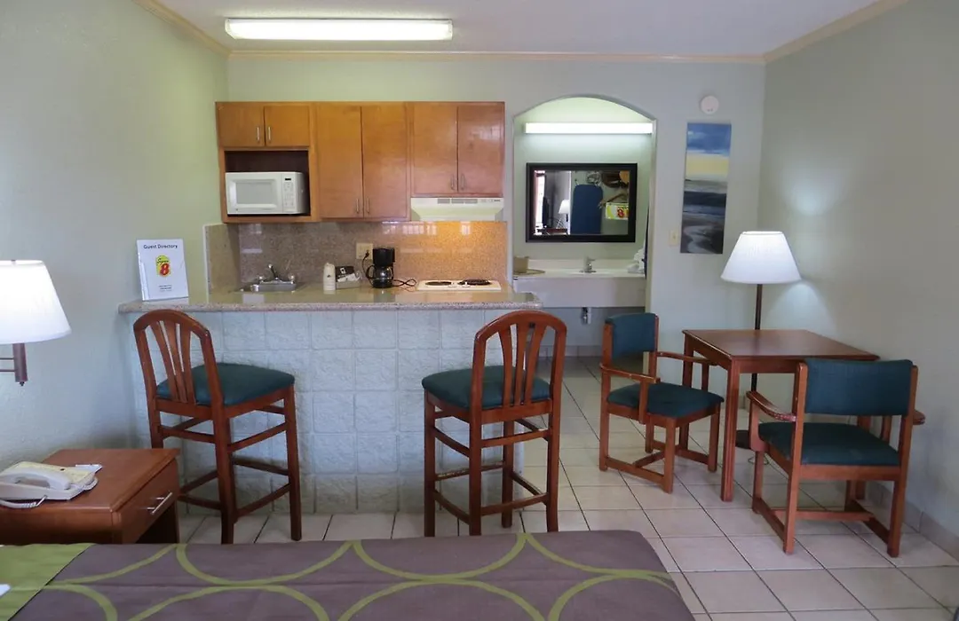 Super 8 By Wyndham South Padre Island-1