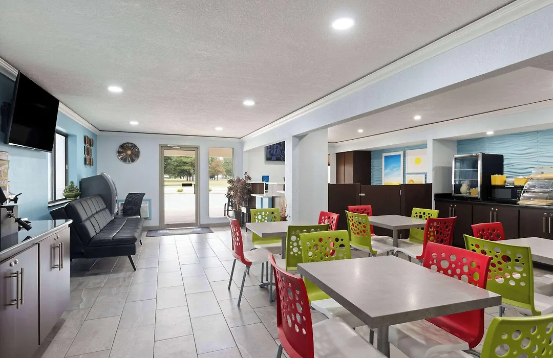 Days Inn By Wyndham Miami-1