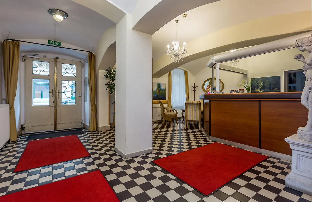Hotel Graf Stadion-1