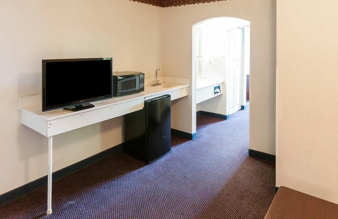 Quality Suites Albuquerque Airport-1