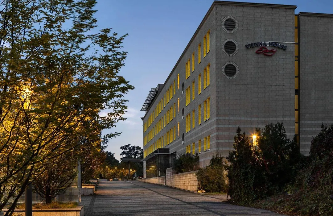 Vienna House Easy By Wyndham Bad Oeynhausen-1