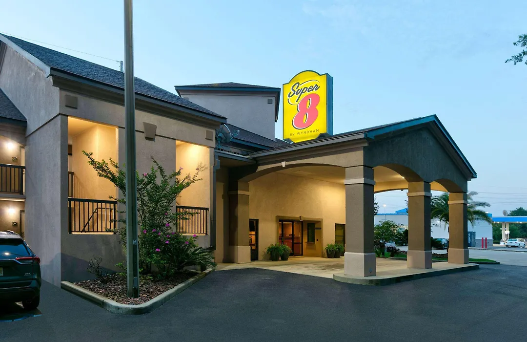 Super 8 By Wyndham Diberville Biloxi Area-1