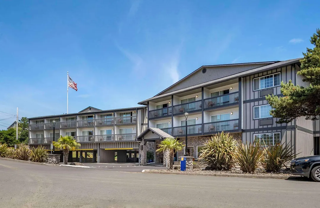 Comfort Inn & Suites Lincoln City-1