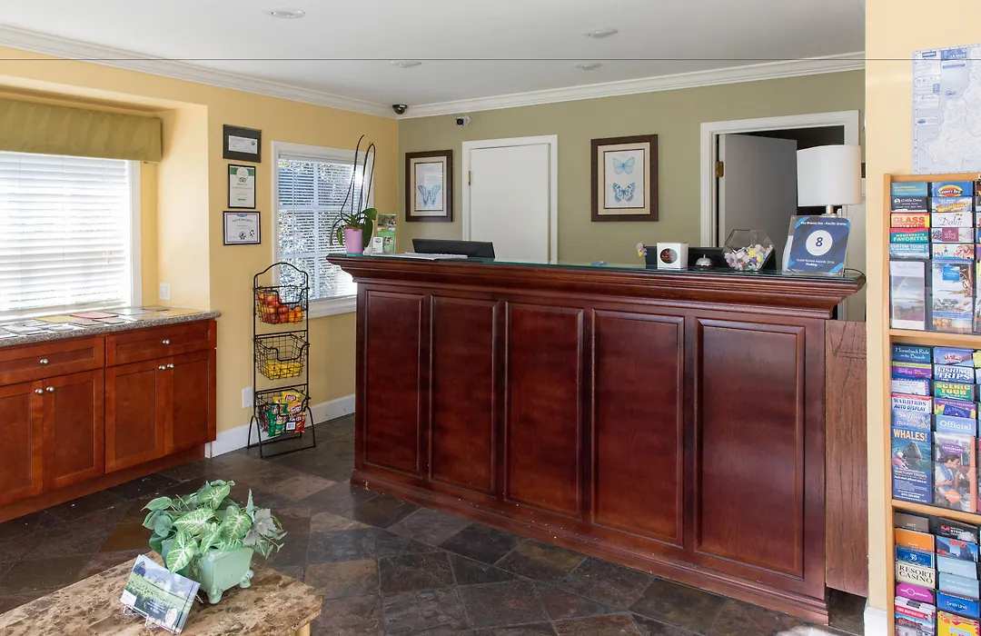 Sea Breeze Inn - Pacific Grove-1