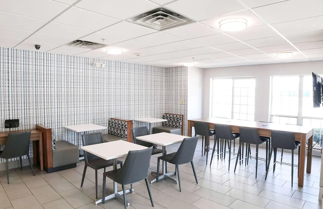 Microtel Inn & Suites By Wyndham Charlotte/Northlake-1