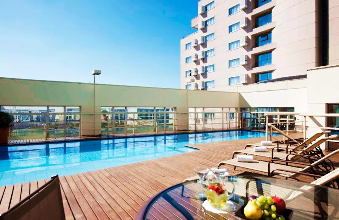 Quality Suites Alphaville-1